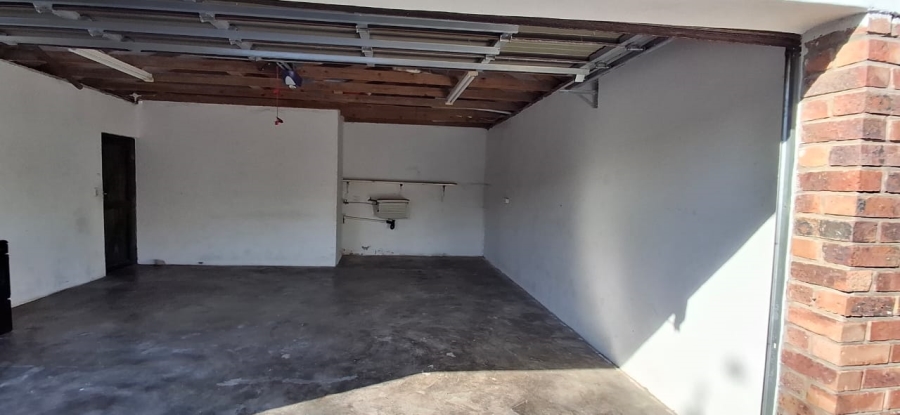 4 Bedroom Property for Sale in Nahoon Valley Park Eastern Cape